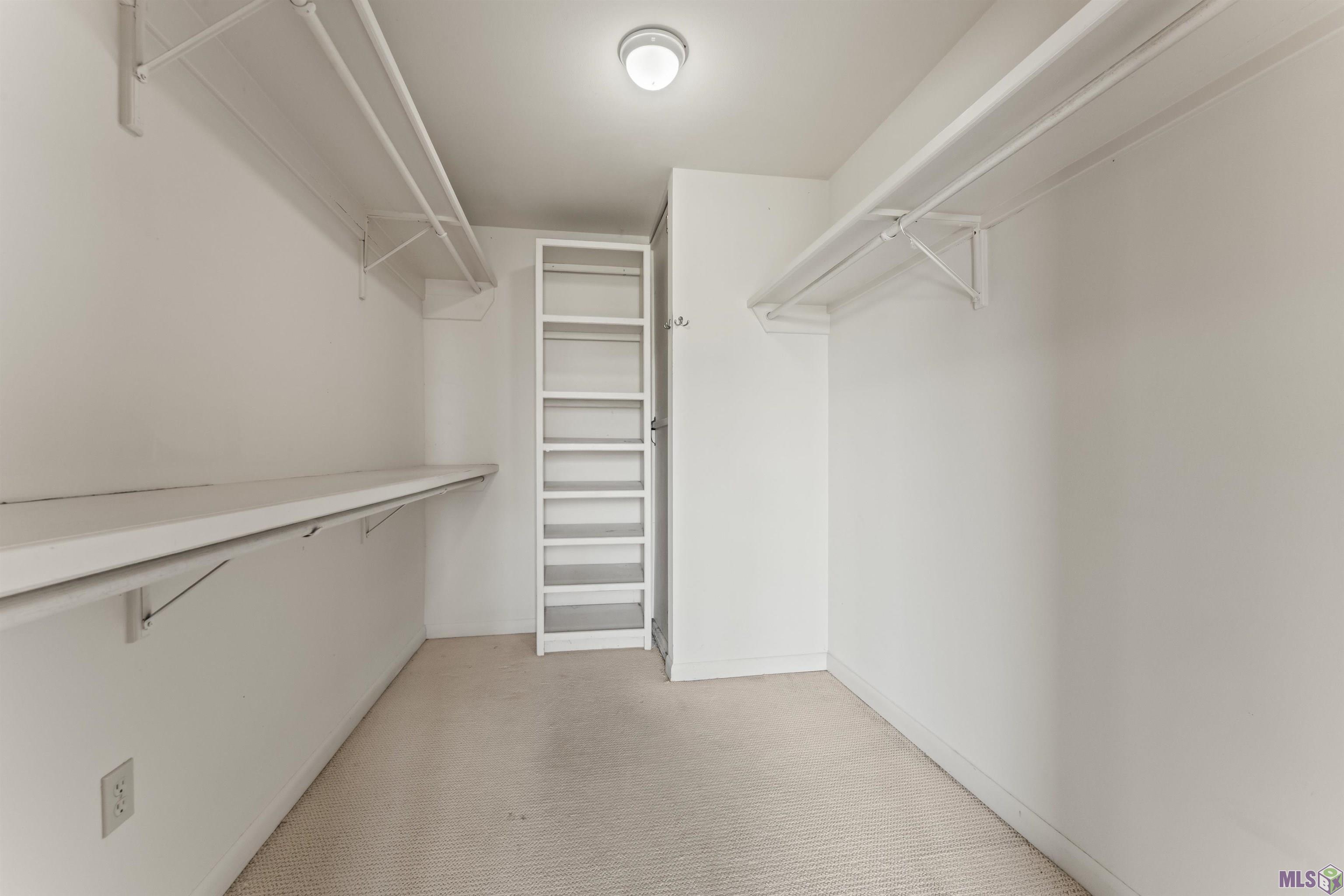 1135 West Lakeview Drive Baton Rouge, LA 70810 - Photo 14 of 27 Primary closet