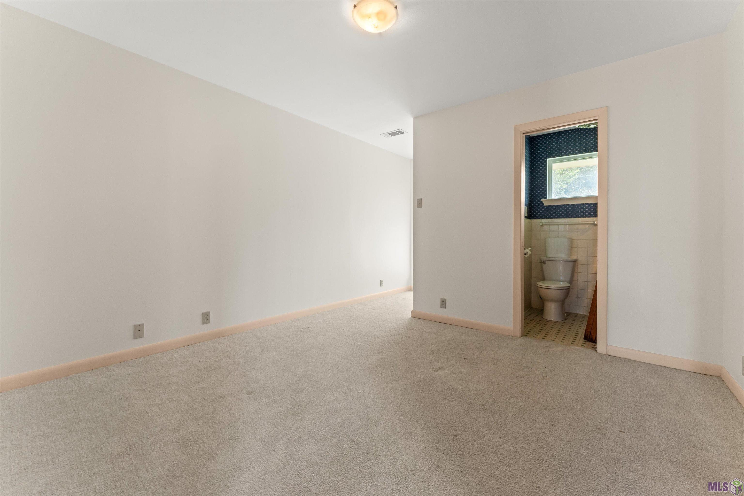 1135 West Lakeview Drive Baton Rouge, LA 70810 - Photo 15 of 27 Bedroom/bath