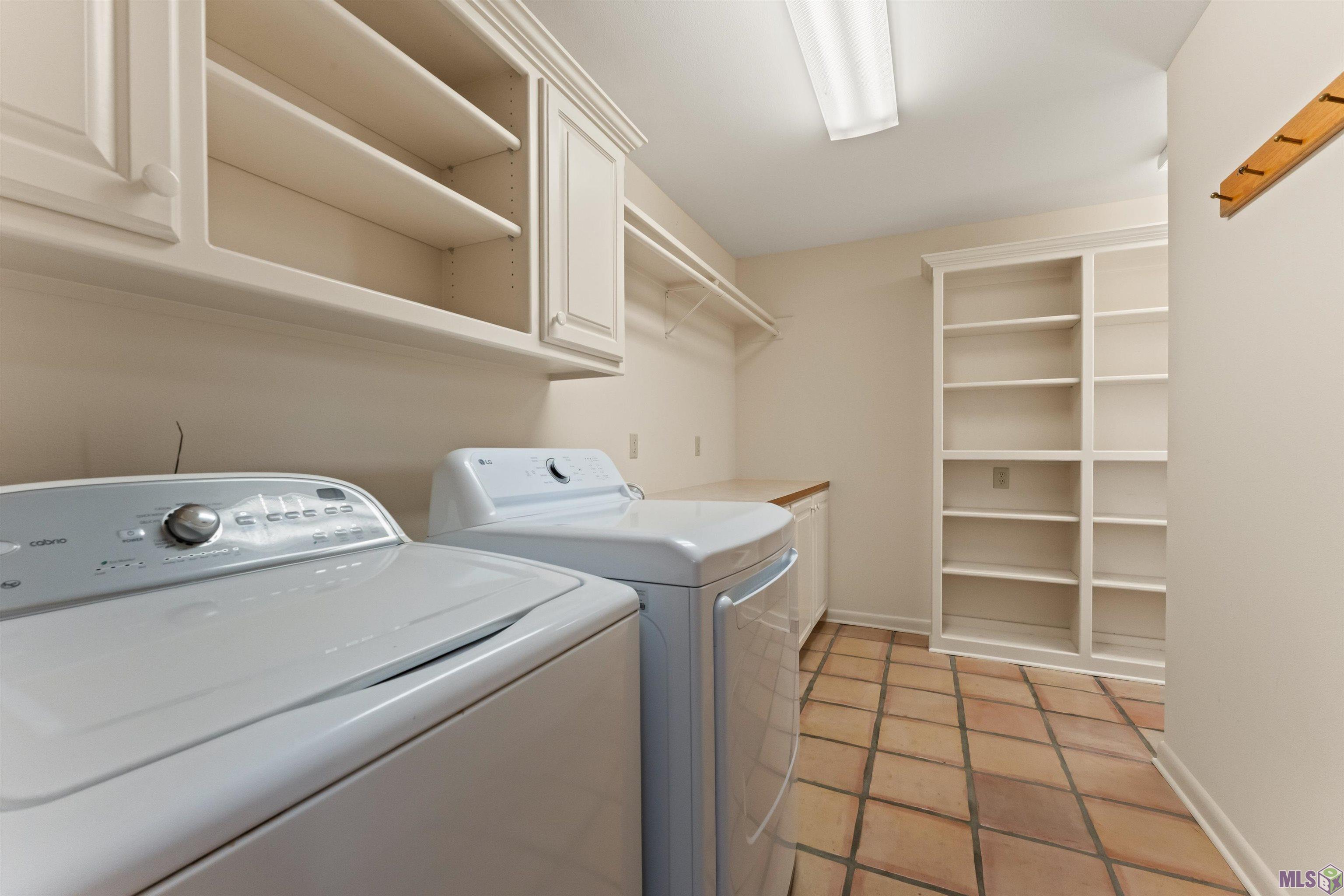 1135 West Lakeview Drive Baton Rouge, LA 70810 - Photo 19 of 27 Laundry