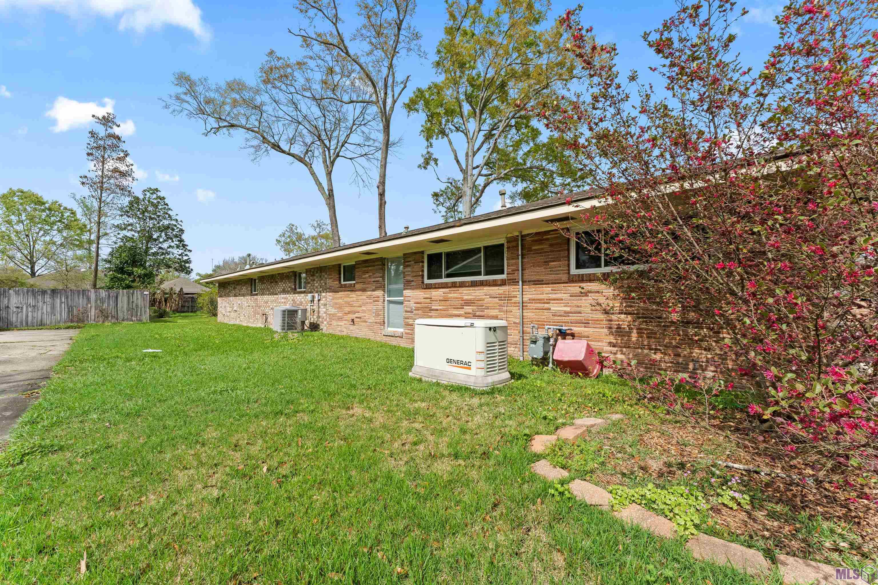 1135 West Lakeview Drive Baton Rouge, LA 70810 - Photo 22 of 27 Generator