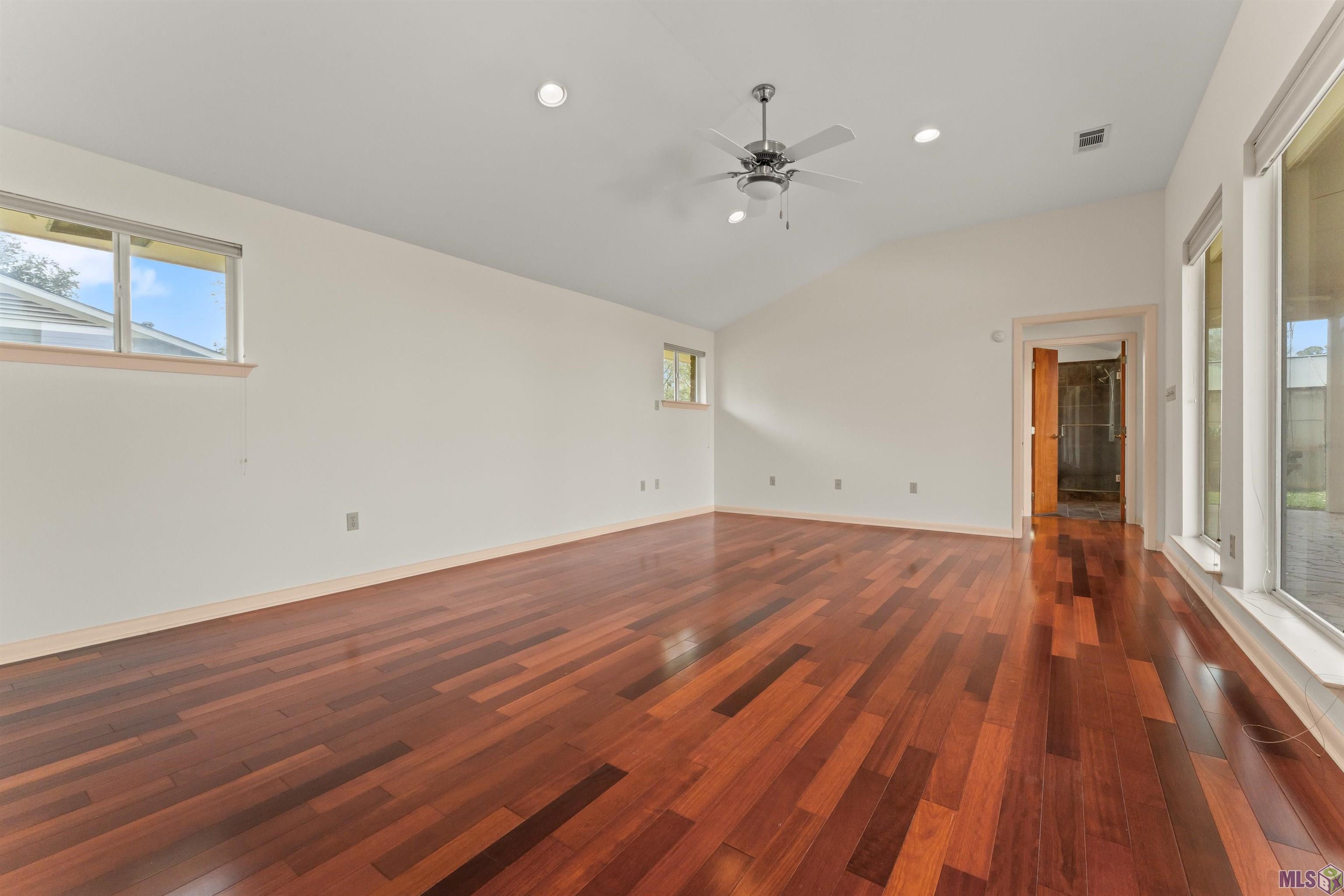 1135 West Lakeview Drive Baton Rouge, LA 70810 - Photo 10 of 27 Primary Bedroom