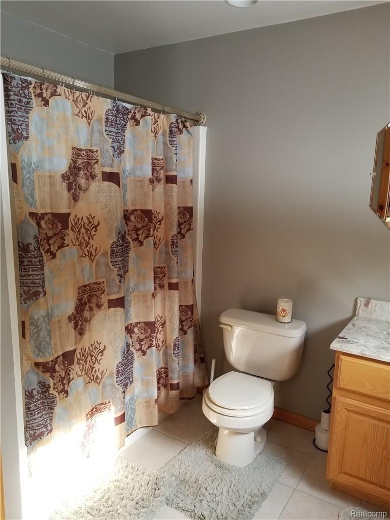 8669 Lakeshore Road Lexington, MI 48450 - Photo 8 of 15 bathroom 2.jpg