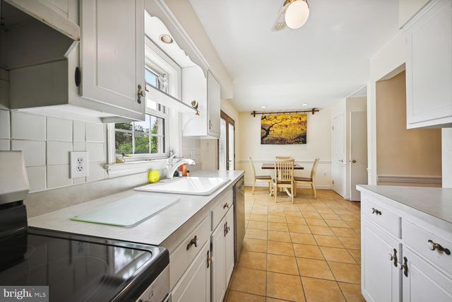 $625,000 | 8218 Dr Craik Court, Alexandria, VA 22306