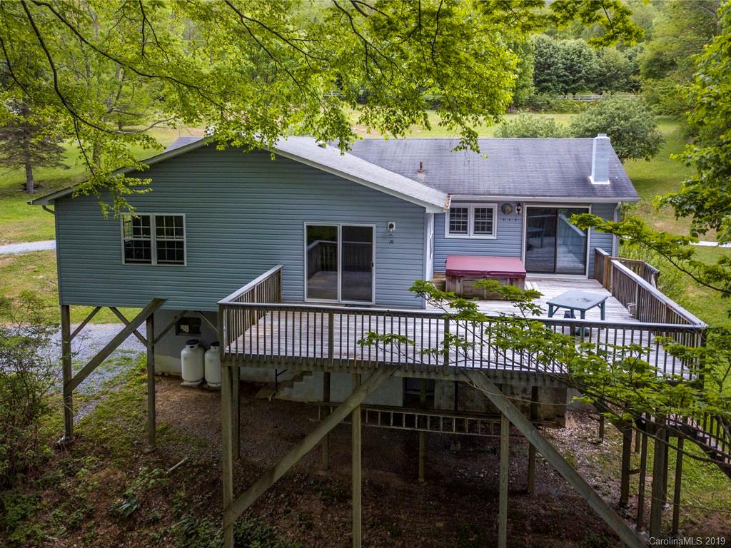 1114 Saunook Road Waynesville, NC 28786 - Photo 1 of 21