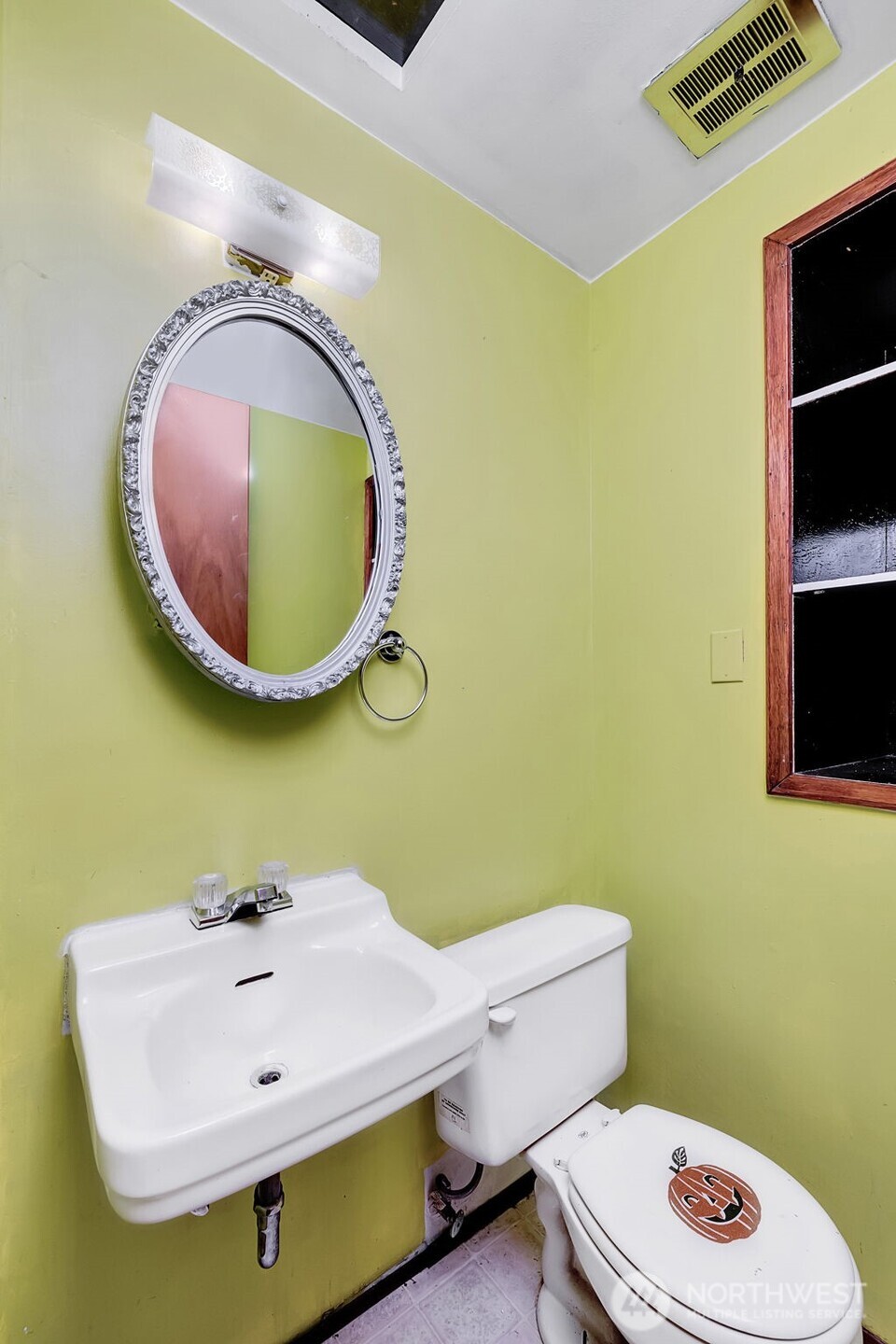 8637 24th Avenue Southwest Seattle, WA 98106 - Photo 25 of 35