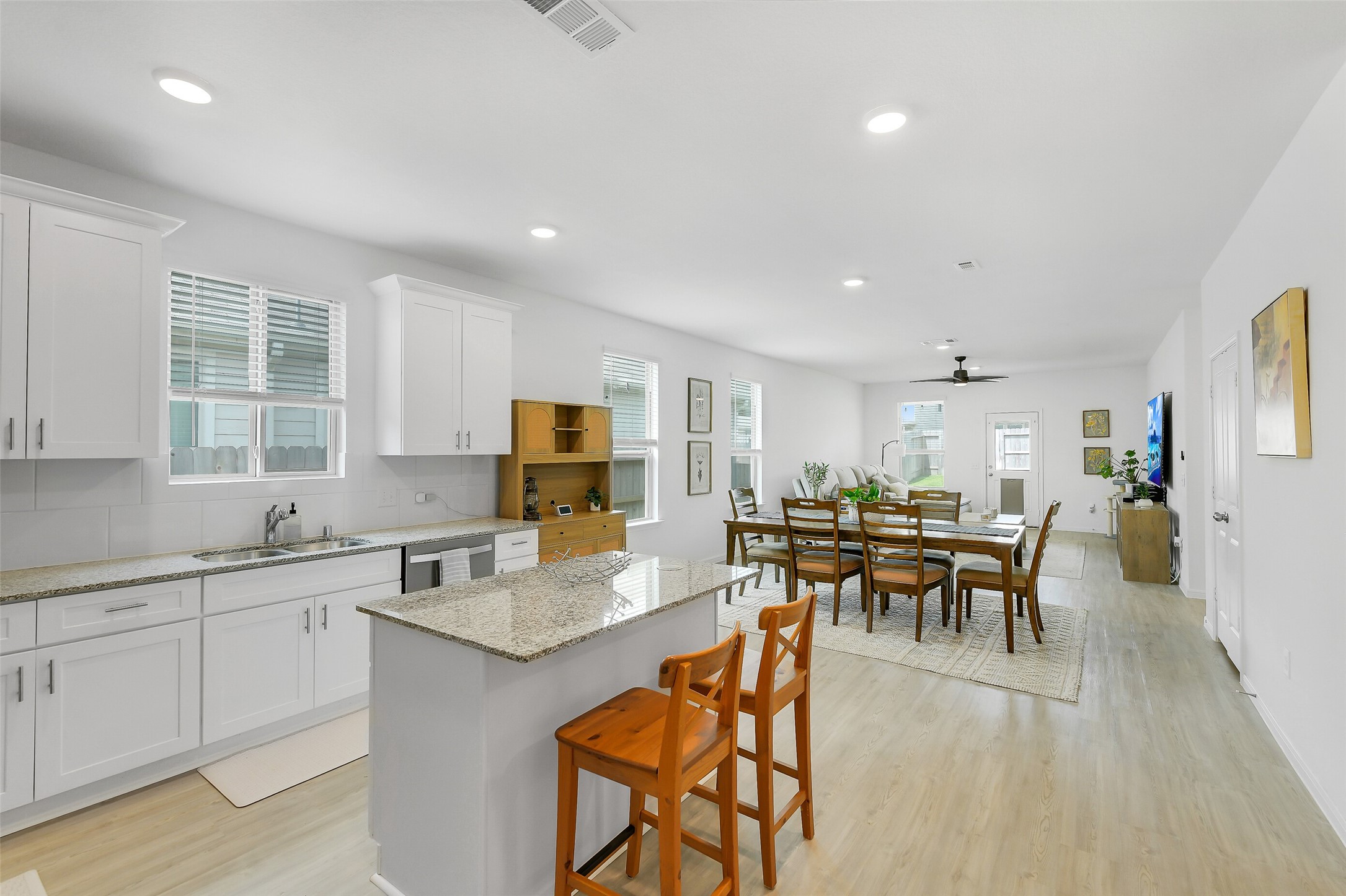 16910 Elm Grove Road Conroe, TX 77302 - Photo 3 of 33