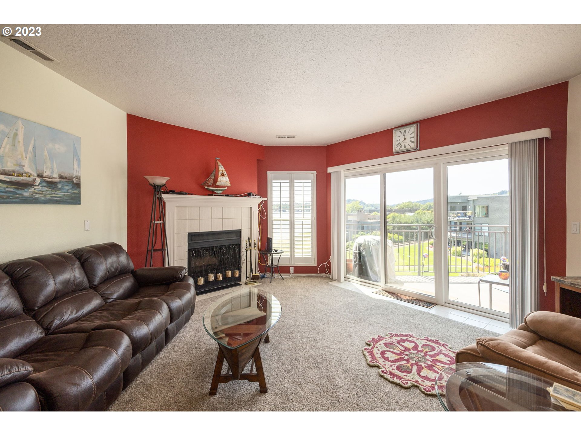 5620 South Riverside Lane, Unit 15 Portland, OR 97239 - Photo 12 of 25 Gallery Image 12
