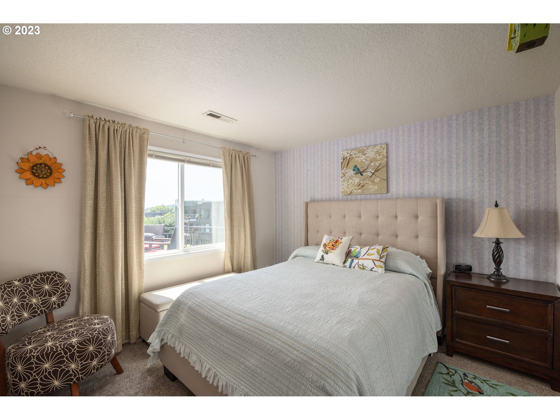5620 South Riverside Lane, Unit 15 Portland, OR 97239 - Photo 17 of 25 Gallery Image 17