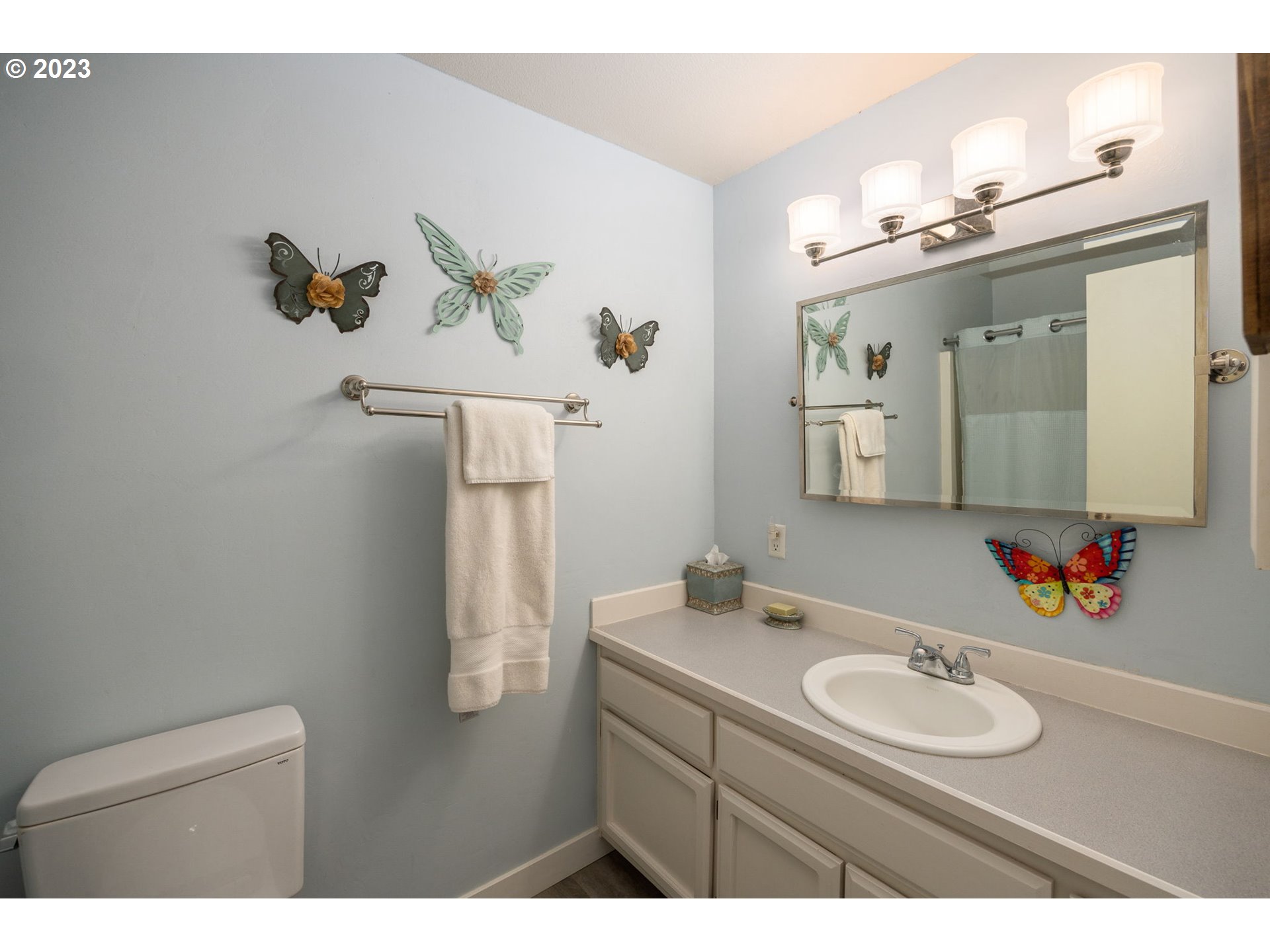 5620 South Riverside Lane, Unit 15 Portland, OR 97239 - Photo 18 of 25 Gallery Image 18