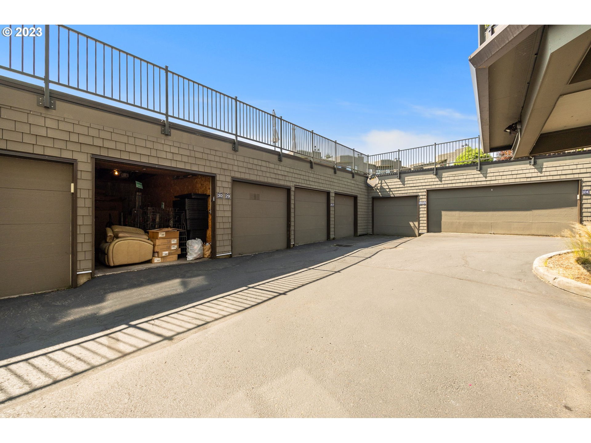 5620 South Riverside Lane, Unit 15 Portland, OR 97239 - Photo 21 of 25 Gallery Image 21
