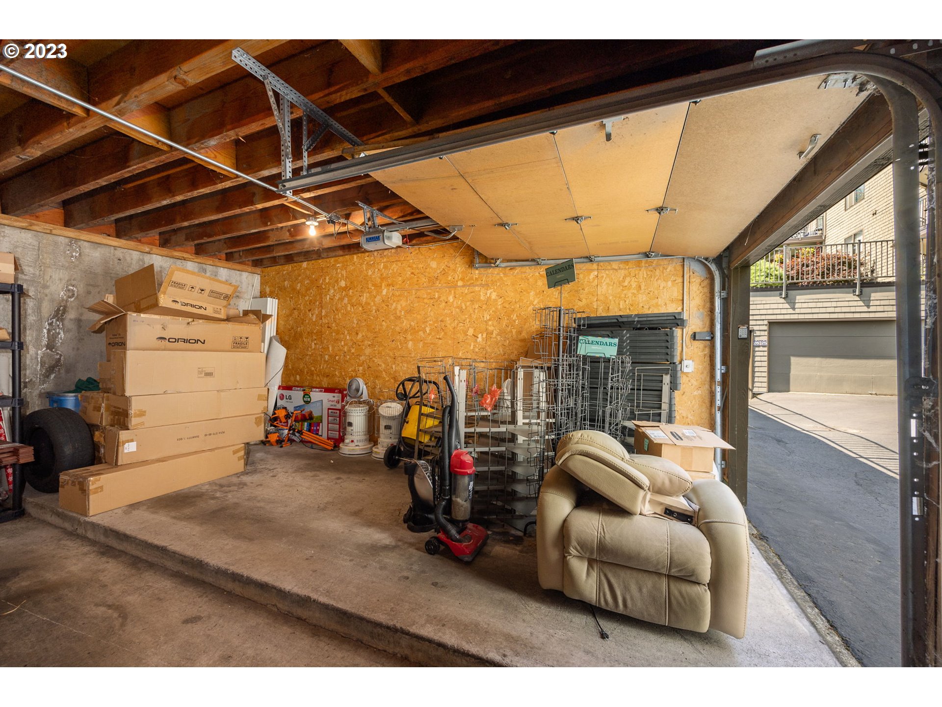 5620 South Riverside Lane, Unit 15 Portland, OR 97239 - Photo 22 of 25 Gallery Image 22