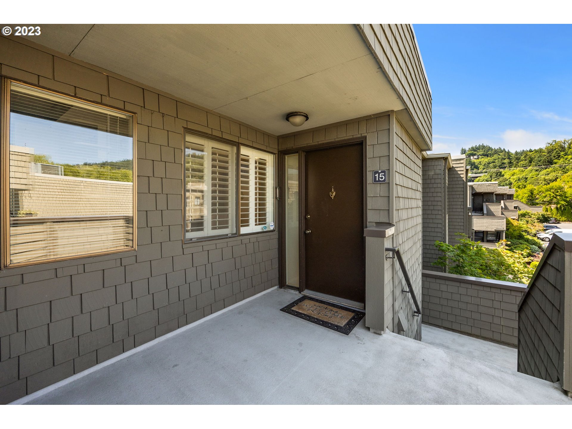 5620 South Riverside Lane, Unit 15 Portland, OR 97239 - Photo 3 of 25 Gallery Image 3