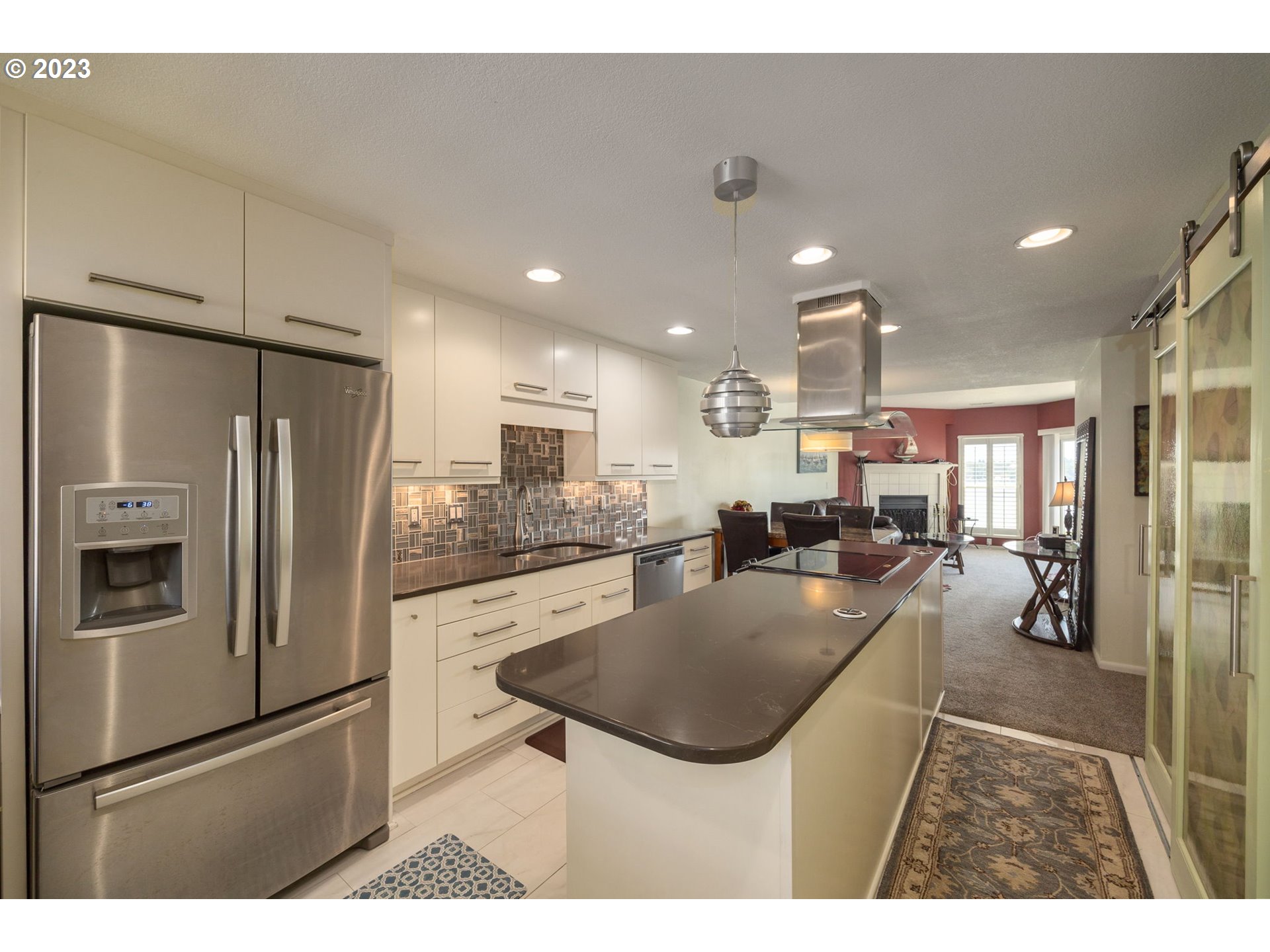 5620 South Riverside Lane, Unit 15 Portland, OR 97239 - Photo 5 of 25 Gallery Image 5