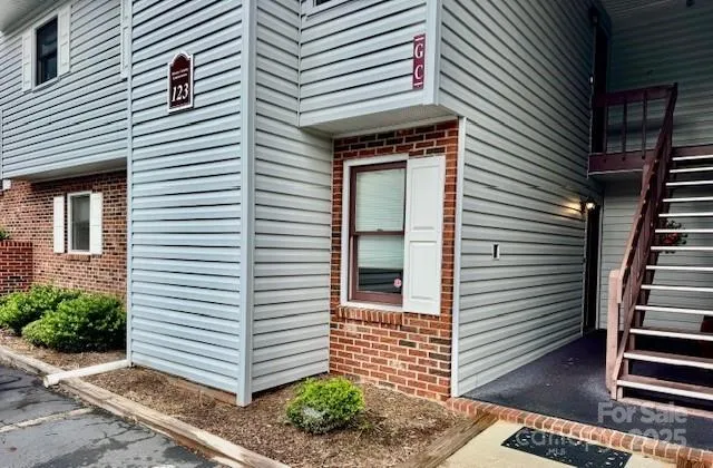 $154,900 | 123 23rd Street Northwest, Unit C, Hickory, NC 28601