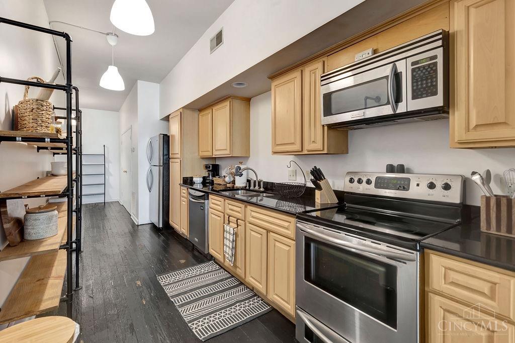 633 Main Street, Unit 2 Cincinnati, OH 45202 - Photo 10 of 18