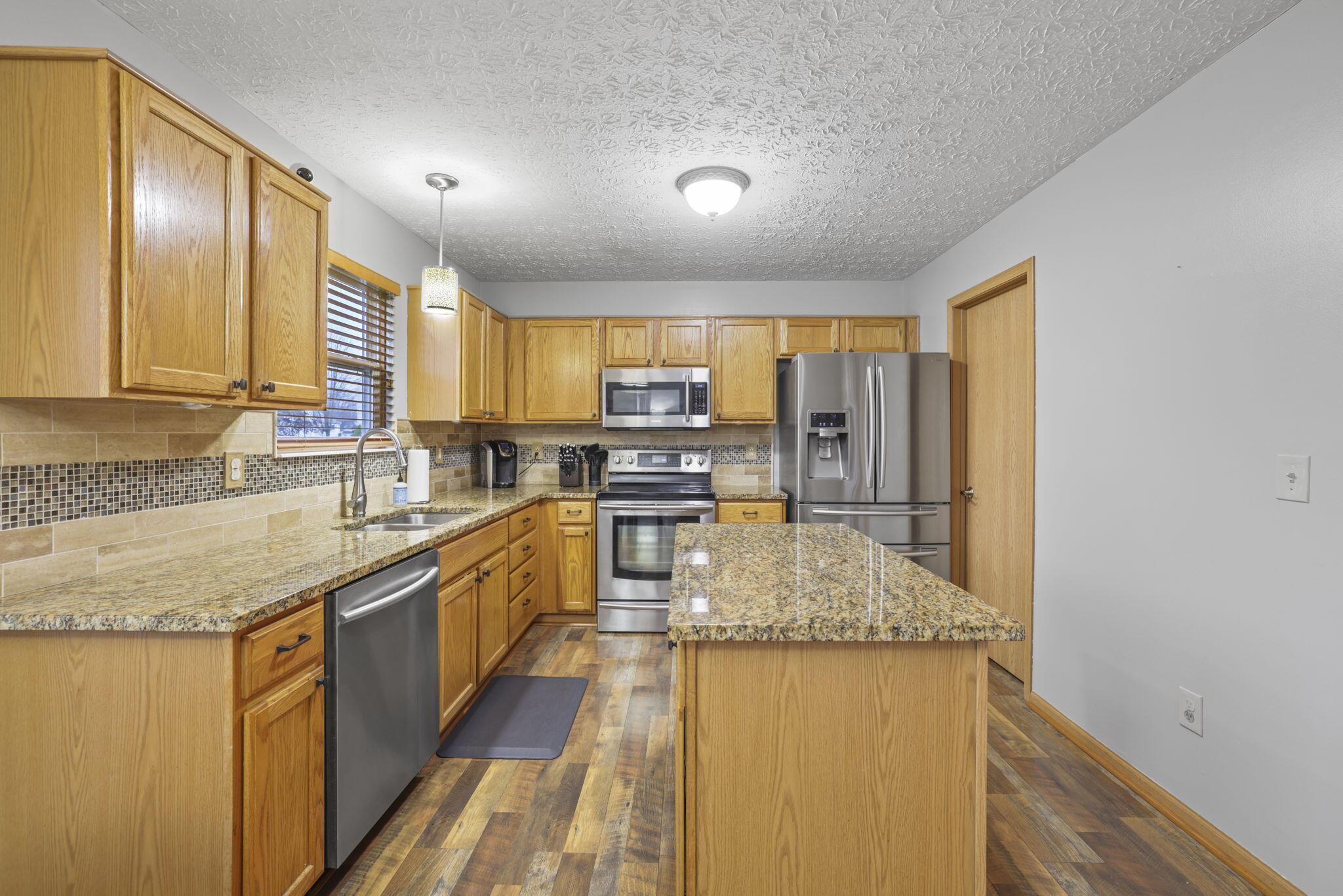8388 Rodebaugh Road Reynoldsburg, OH 43068 - Photo 17 of 77 52-web-or-mls-GR7A3070