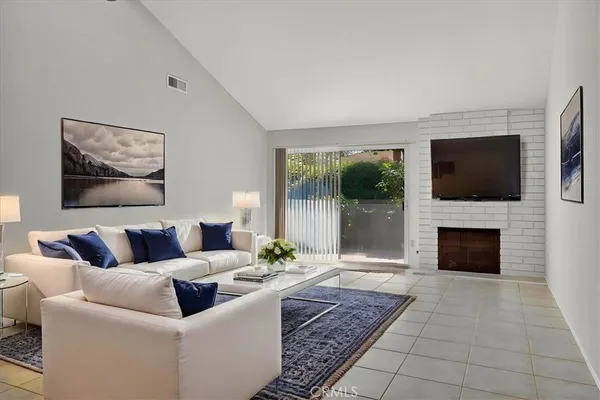 $1,199,900 | 25 Dogwood South, Irvine, CA 92612
