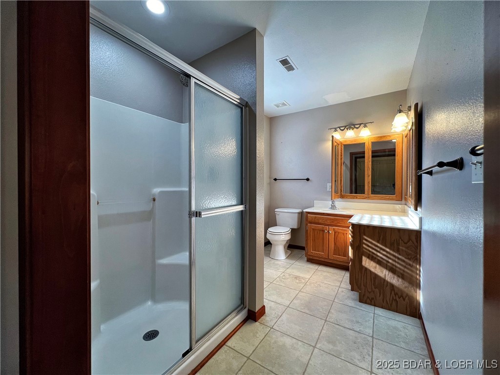 12 Bonnie Drive Iberia, MO 65486 - Photo 24 of 45 Master bath