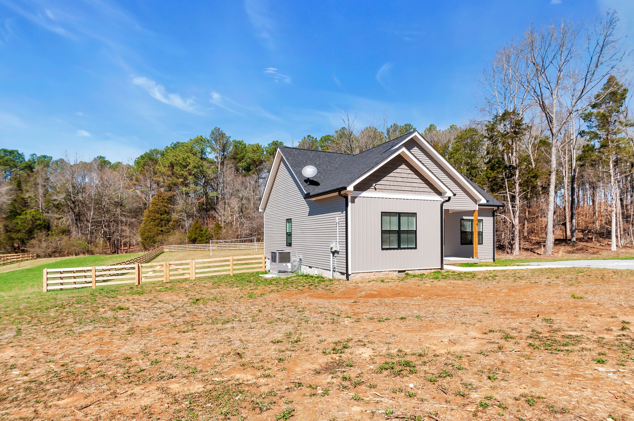 114 Long Road Charlotte, TN 37036 - Photo 3 of 31 Gallery Image 3