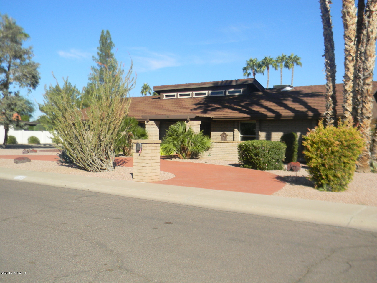 110 West Kathleen Road Phoenix, AZ 85023 - Photo 3 of 65 Front 2