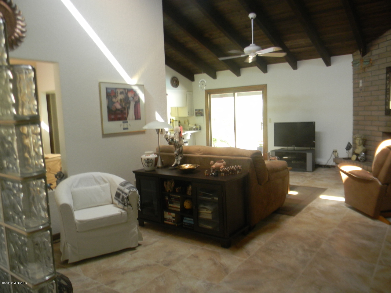 110 West Kathleen Road Phoenix, AZ 85023 - Photo 8 of 65 Sitting Area