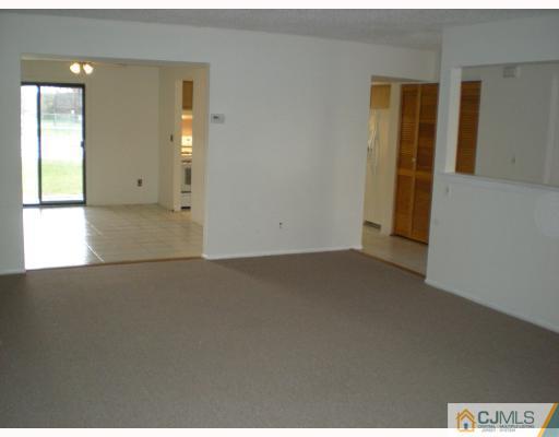 5206 Hana Road Edison, NJ 08817 - Photo 4 of 10