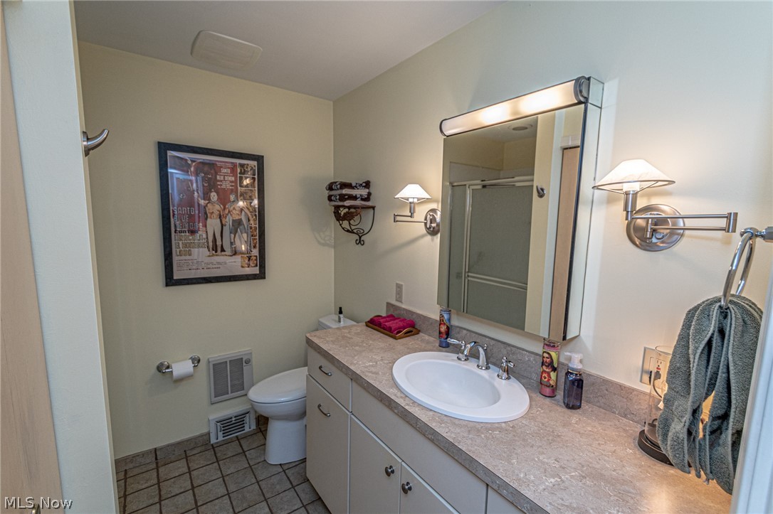 4765 Edenwood Road Cleveland, OH 44121 - Photo 17 of 35 Gallery Image 17