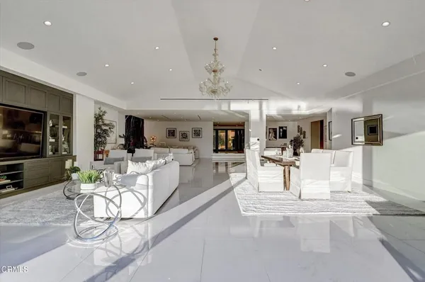 $19,500 | 4423 Bergamo Drive, Los Angeles, CA 91436