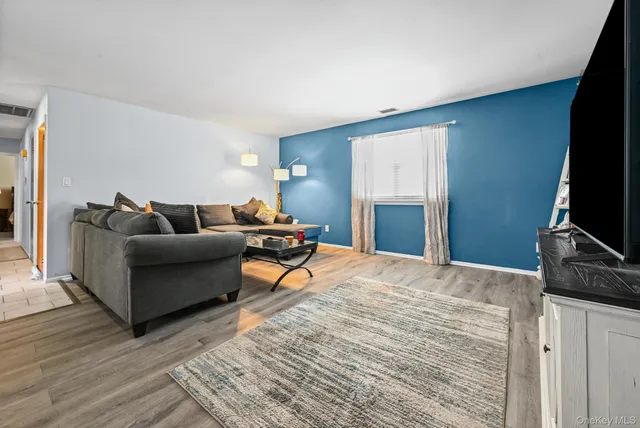 $1,199,000 | 3993 Fulton Avenue, Seaford, NY 11783