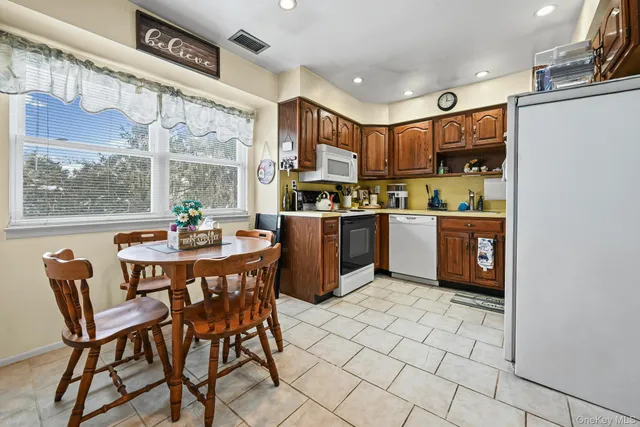 $1,199,000 | 3993 Fulton Avenue, Seaford, NY 11783