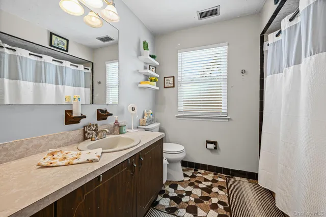 $1,199,000 | 3993 Fulton Avenue, Seaford, NY 11783