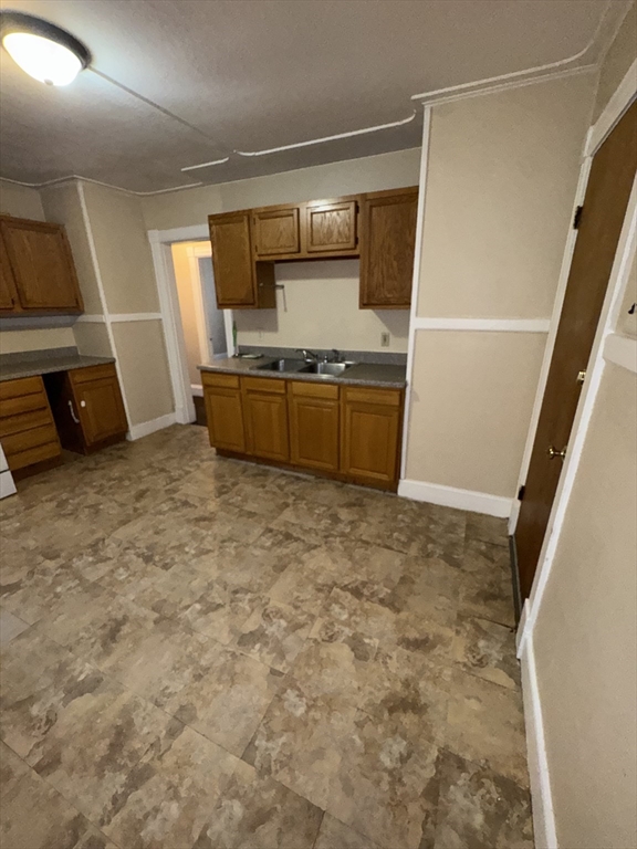 30-32 Colchester Street Springfield, MA 01109 - Photo 11 of 14