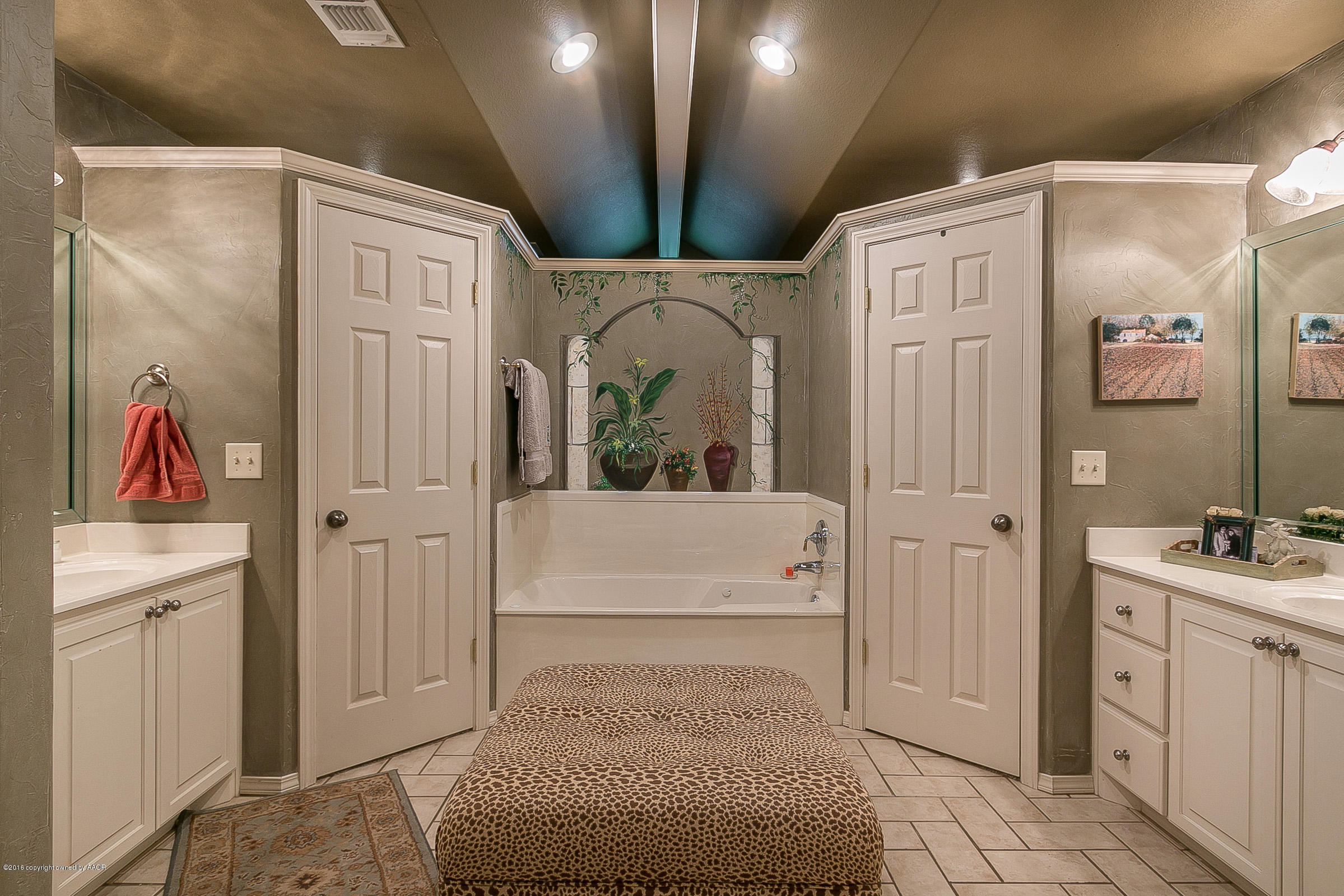 6600 Rally Road Amarillo, TX 79119 - Photo 12 of 22 Master Bathroom