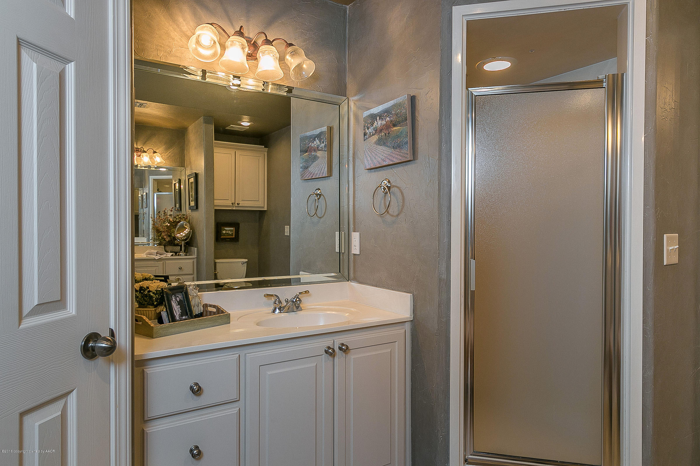 6600 Rally Road Amarillo, TX 79119 - Photo 13 of 22 Master Bathroom 2