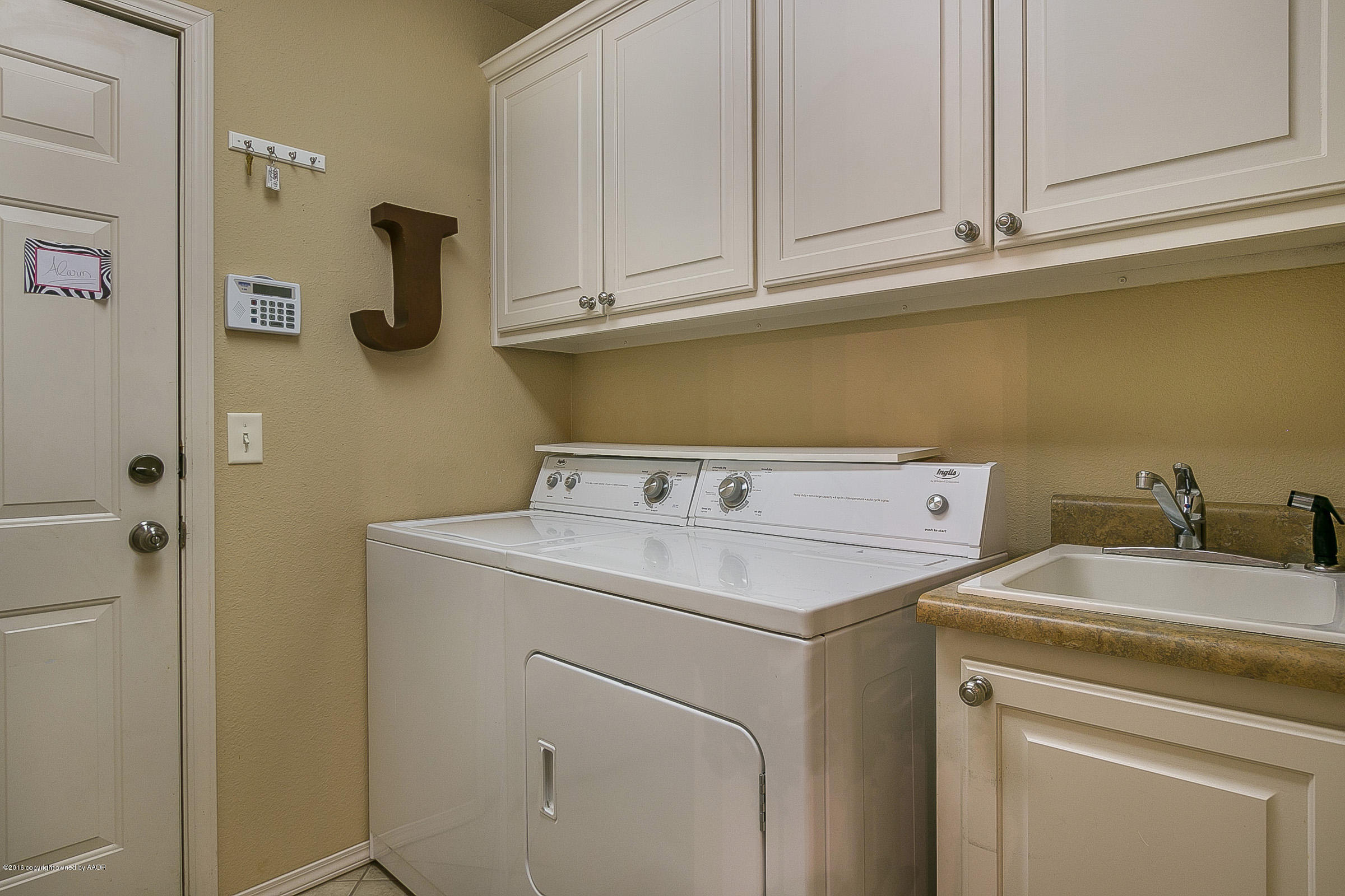6600 Rally Road Amarillo, TX 79119 - Photo 17 of 22 Utility Room