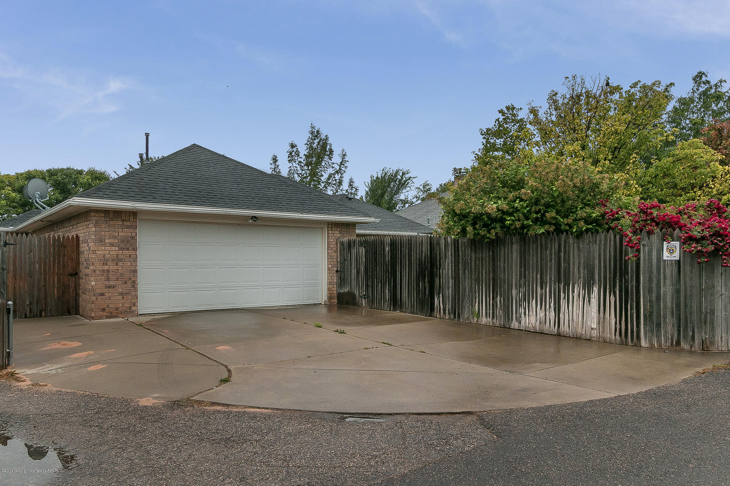 6600 Rally Road Amarillo, TX 79119 - Photo 22 of 22 Garage and Driveway