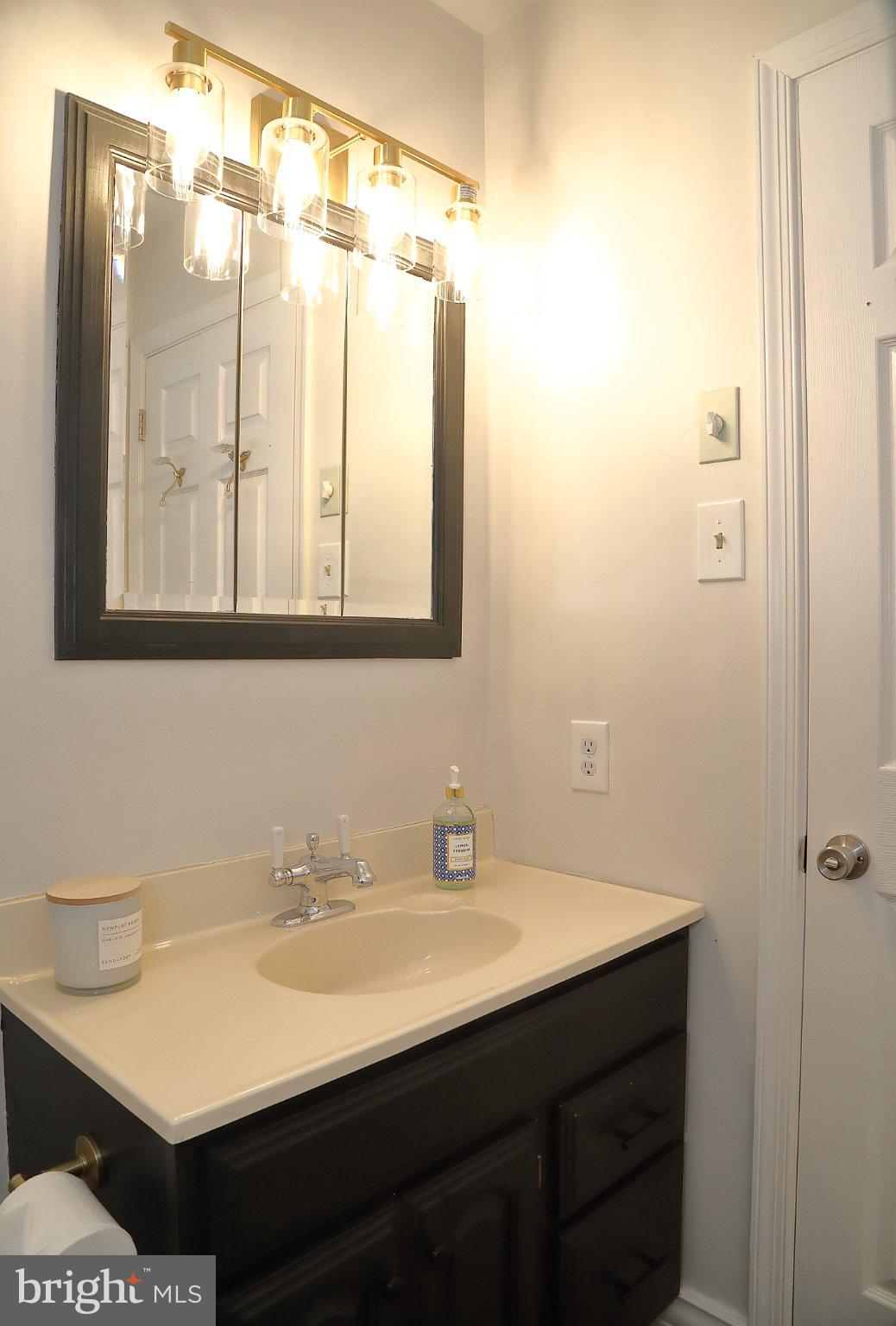 445 Haverhill Road Lancaster, PA 17601 - Photo 26 of 47 Chic bathroom with modern lighting.
