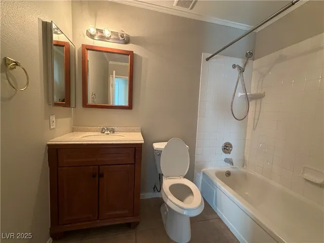 $1,825 | 6401 Waterthrush Way, Las Vegas, NV 89103