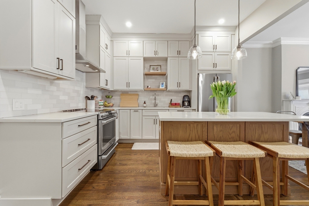 505 Shawmut Avenue, Unit 2 Boston, MA 02118 - Photo 3 of 32