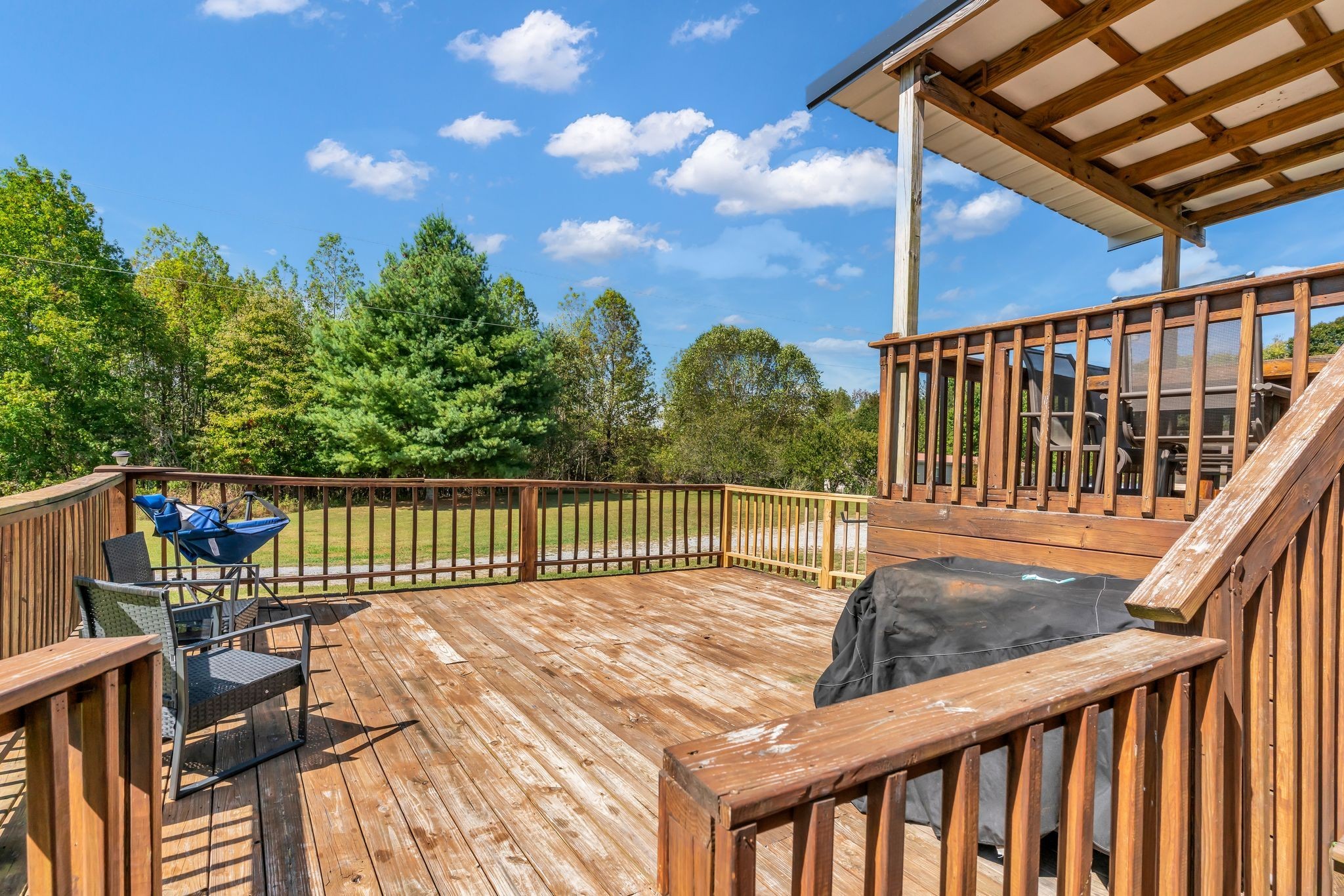 2309 West Mt Vernon Road Bethpage, TN 37022 - Photo 28 of 33 a view of balcony with wooden floor and fence
