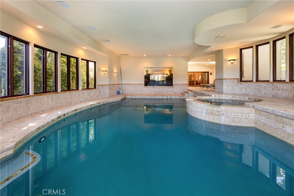 3653 Shannon Road Los Angeles, CA 90027 - Photo 14 of 35