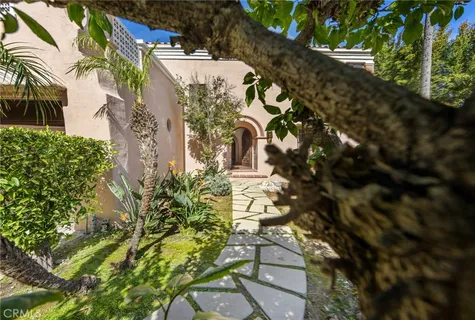$3,200,000 | 3653 Shannon Road, Los Angeles, CA 90027