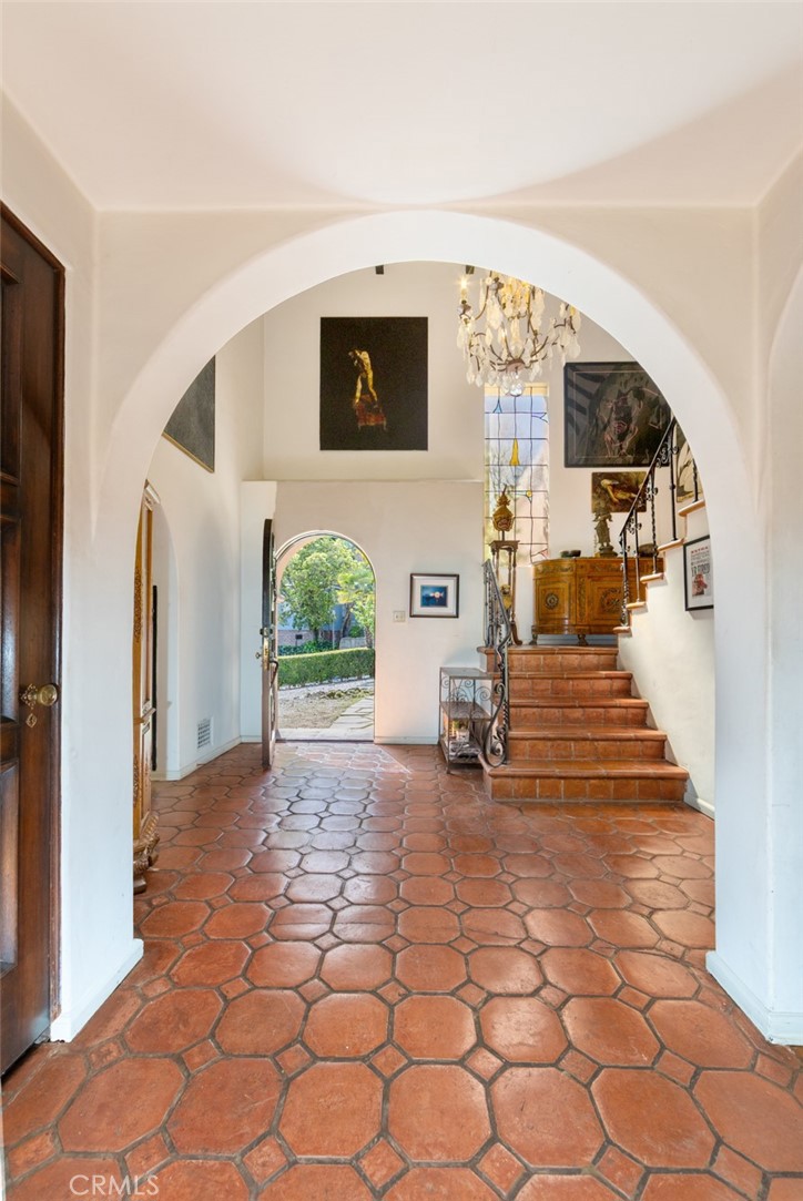 3653 Shannon Road Los Angeles, CA 90027 - Photo 21 of 35