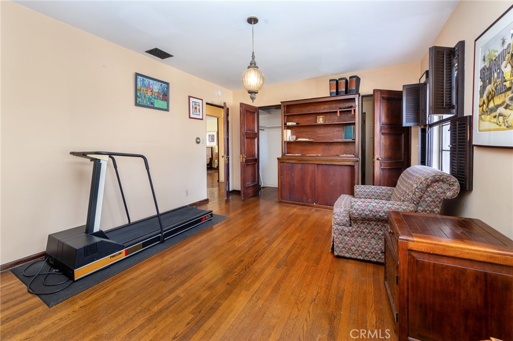 3653 Shannon Road Los Angeles, CA 90027 - Photo 28 of 35