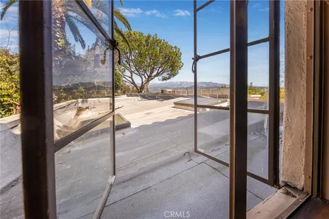 $3,200,000 | 3653 Shannon Road, Los Angeles, CA 90027