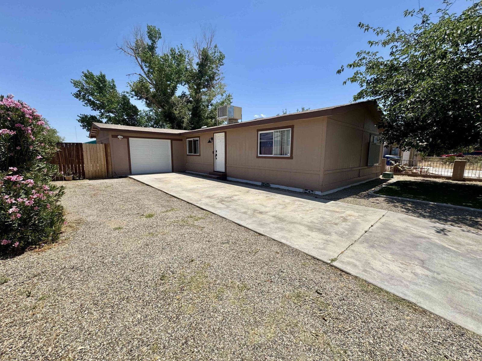 416 South Valley Street Ridgecrest, CA 93555 - Photo 1 of 23