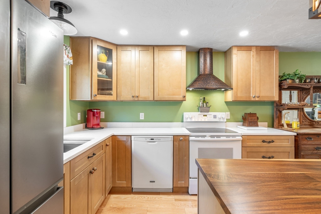 69 Shellback Way, Unit 69 Mashpee, MA 02649 - Photo 4 of 38 Gallery Image 4