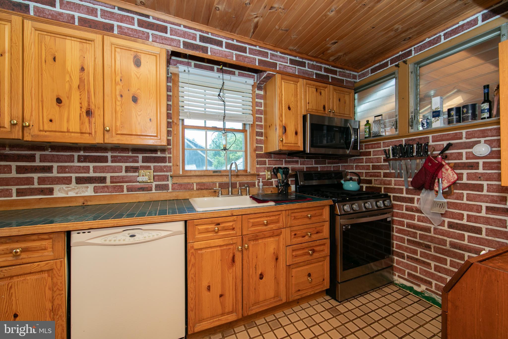 218 Warwick Road Magnolia, NJ 08049 - Photo 21 of 57 Gallery Image 21