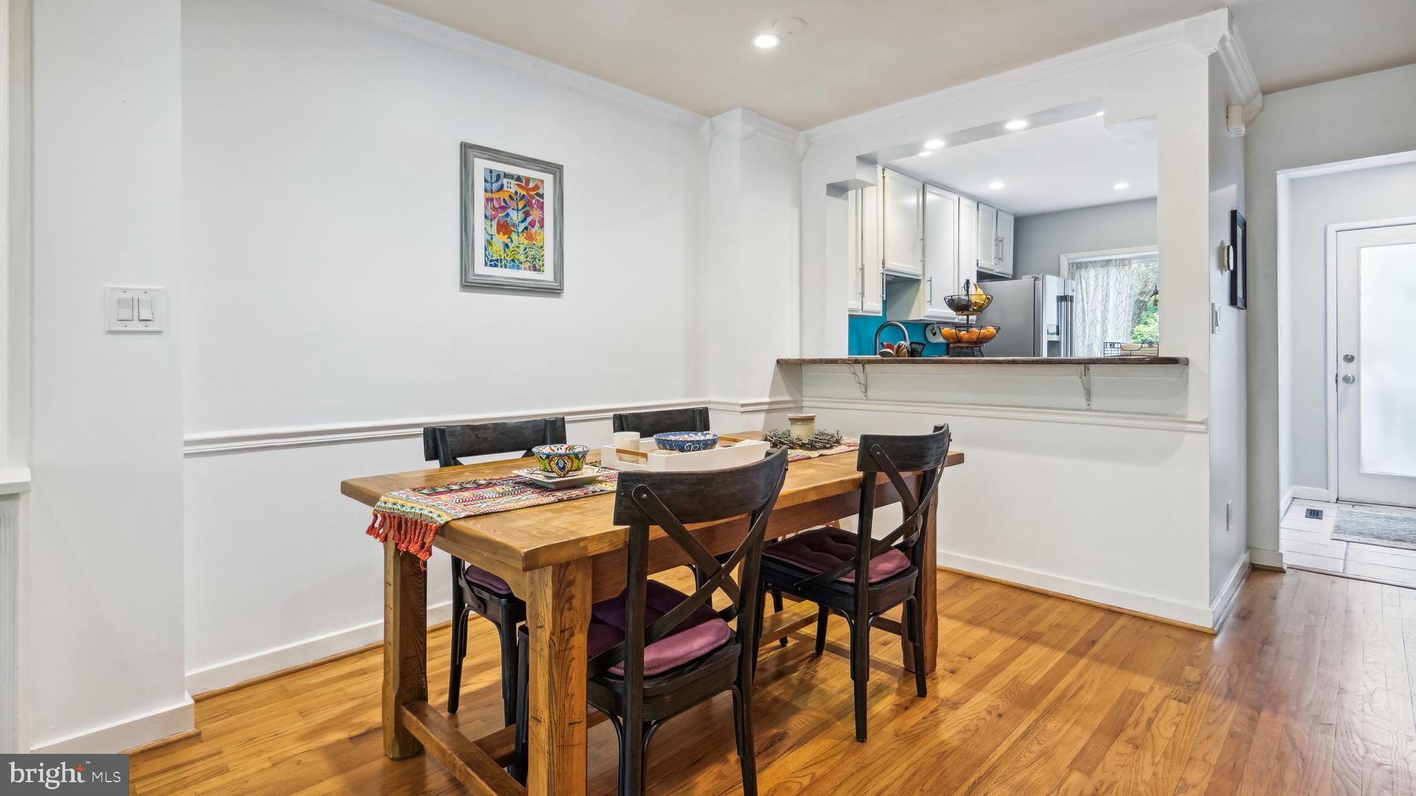11468 Orchard Lane Reston, VA 20190 - Photo 10 of 74 Dining Area - Chair Railing, Breakfast Bar
