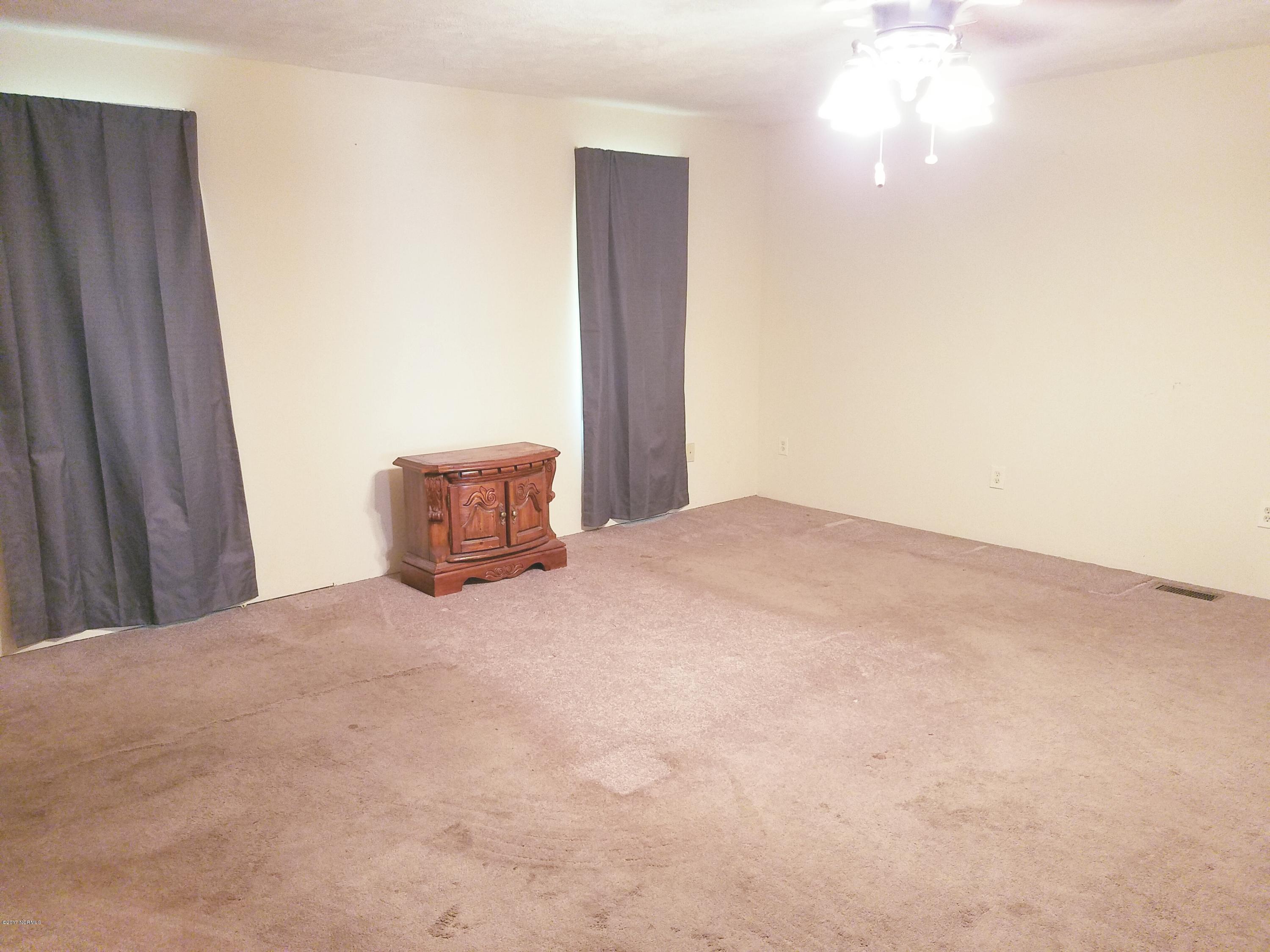 1688 Horseshoe Road Bladenboro, NC 28320 - Photo 16 of 16 20170928_212923